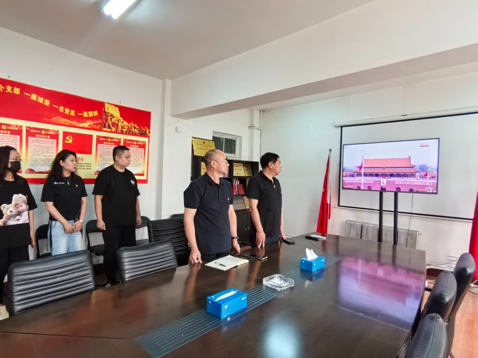 73bdc9dff1d577df4ca6943bf26b785e.jpg